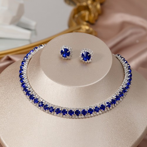 Set collana orecchini con - e,